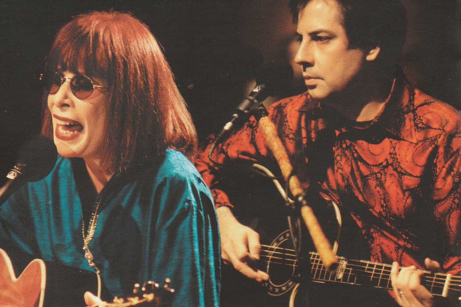 Rita Lee em show que deu origem ao Acústico MTV, em 1998.