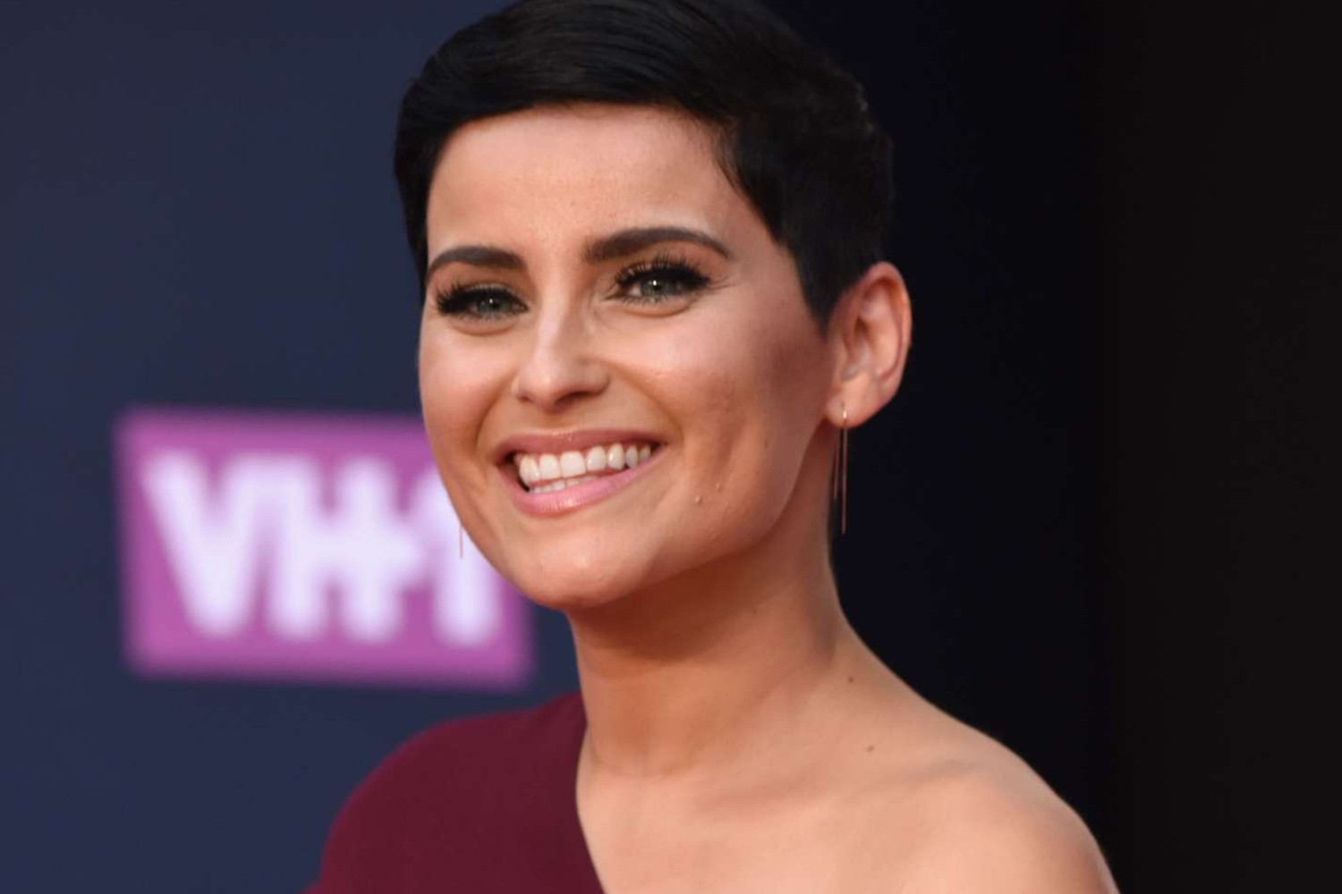 Nelly Furtado confirma novo álbum e divulga faixa inédita