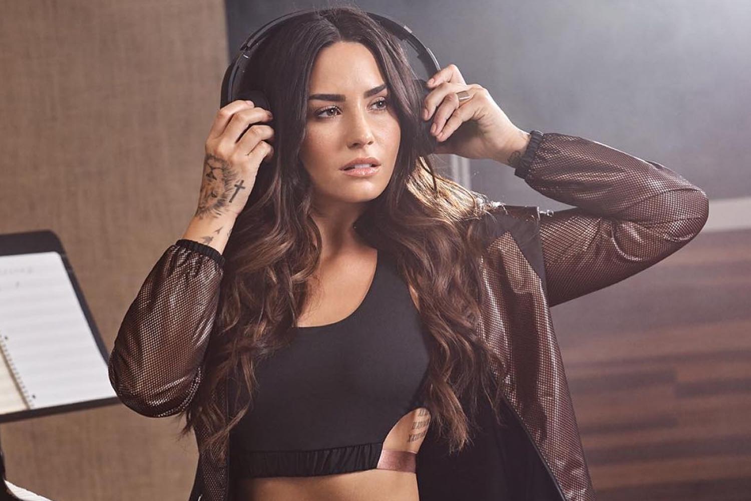 Demi Lovato – Tell Me You Love Me Lyrics