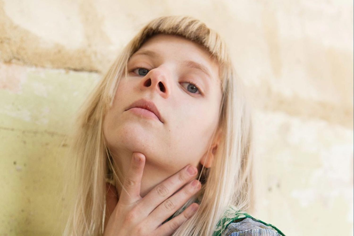 Aurora: conheça a cantora norueguesa que vem ao Lollapalooza e