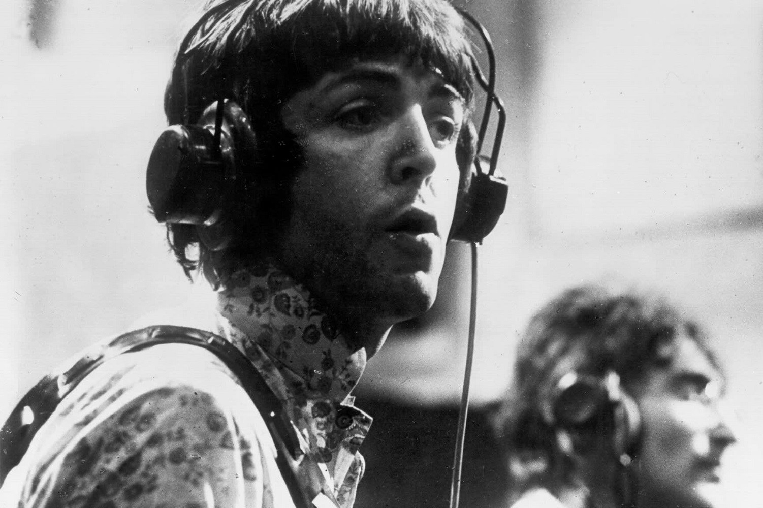 Paul McCartney, responsável por "Blackbird"