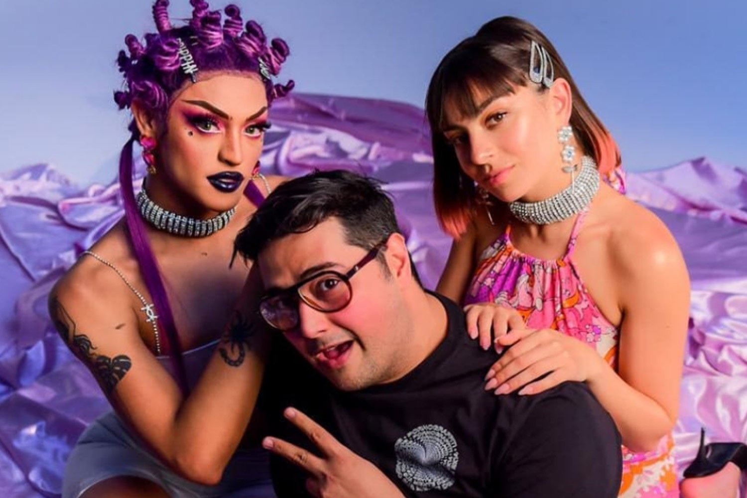 Foto com Rodrigo Gorky, Pabllo Vittar e Charli XCX.