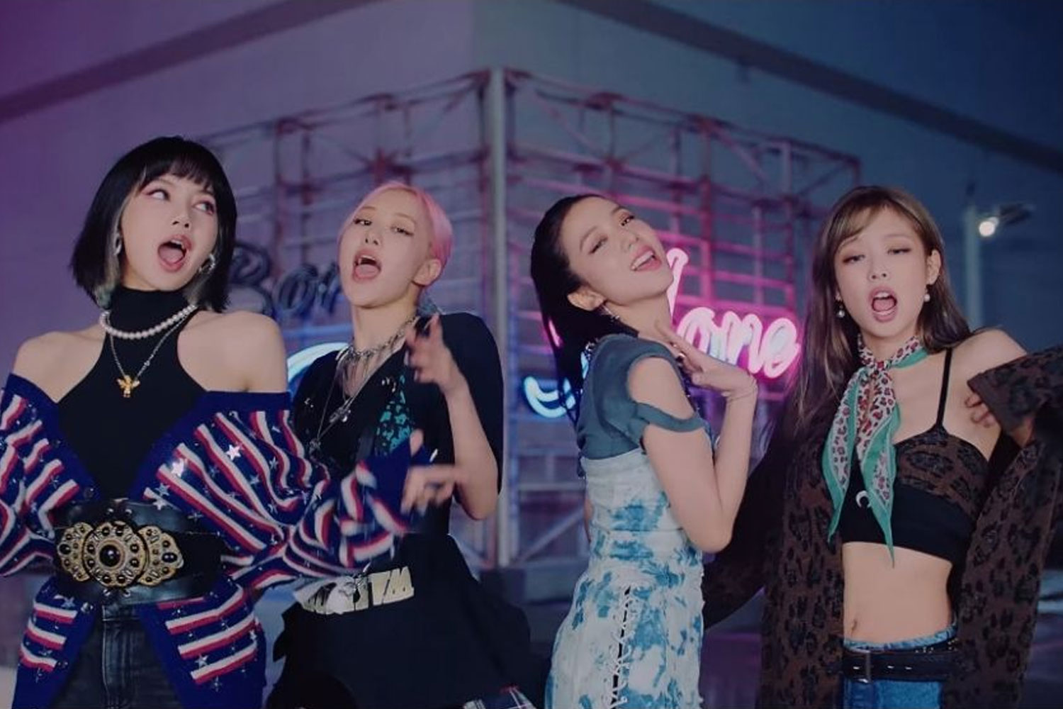 BLACKPINK no clipe de "Lovesick Girls"