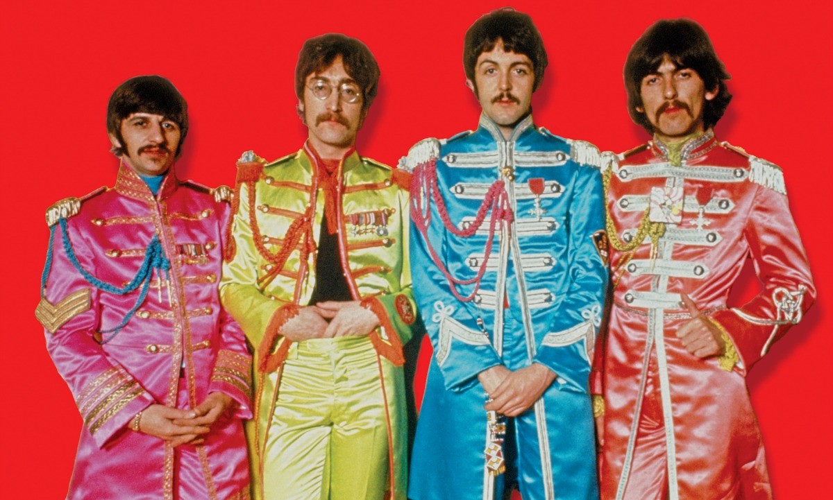 Beatles em fotos promocionais do álbum Sgt. Peppers