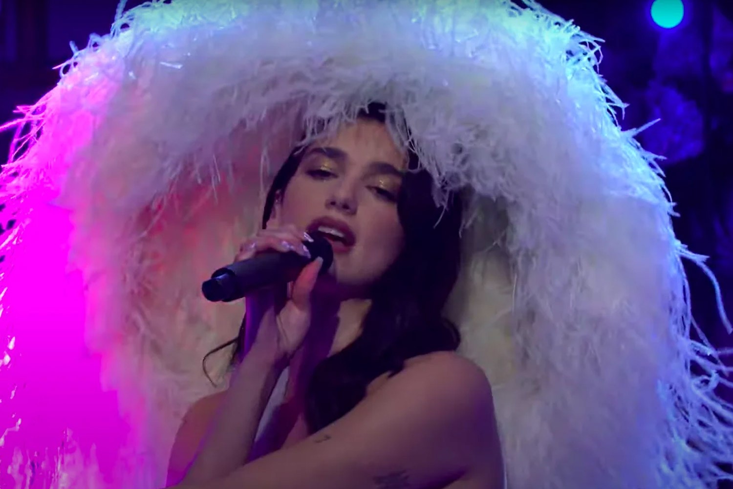 Dua Lipa no Saturday Night Live