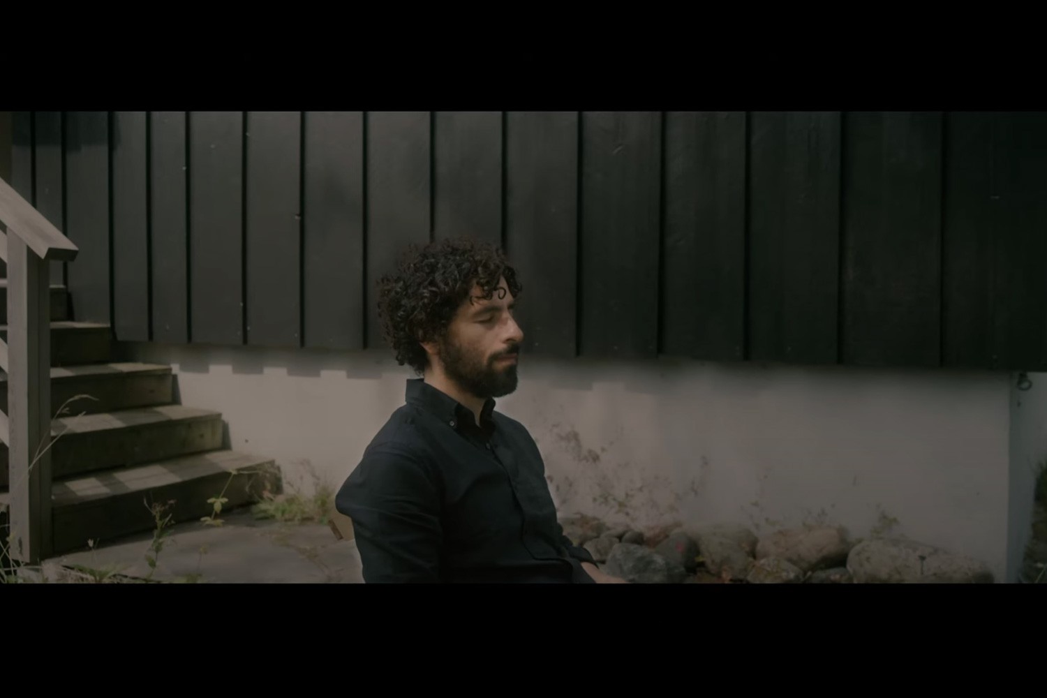 José González no clipe de "El Invento"