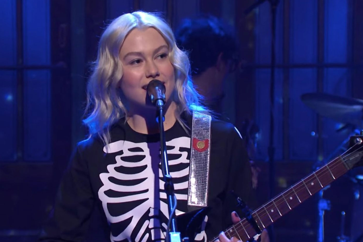 Phoebe Bridgers no Saturday Night Live