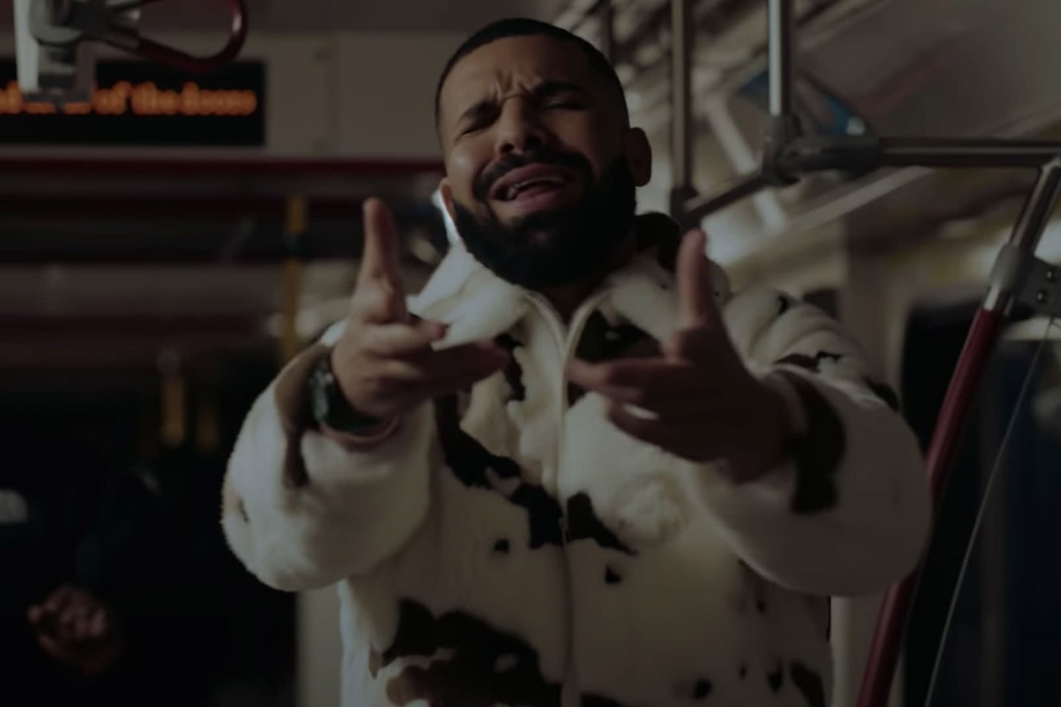 Drake no clipe de "What's Next"