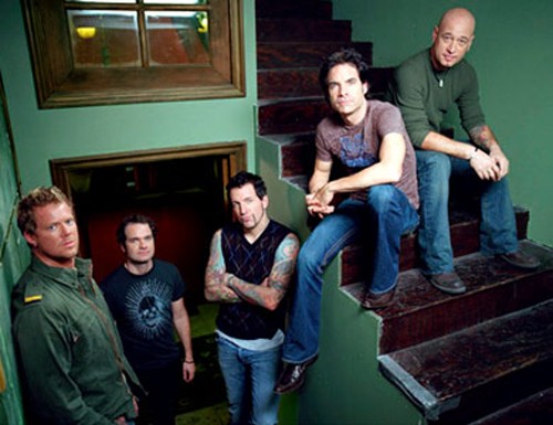 Train, em 2006.