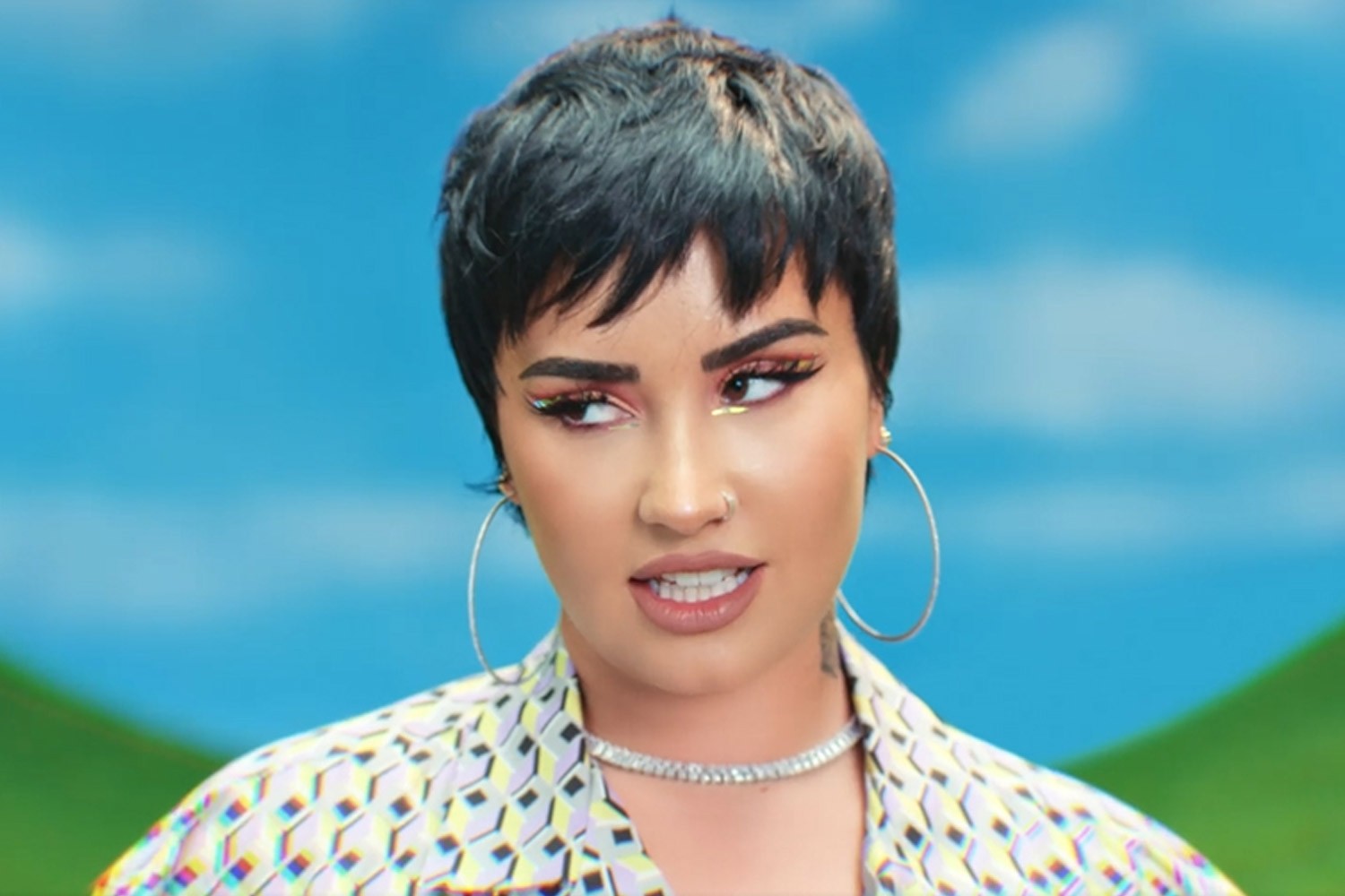 Demi Lovato divulga clipe de "Melon Cake"