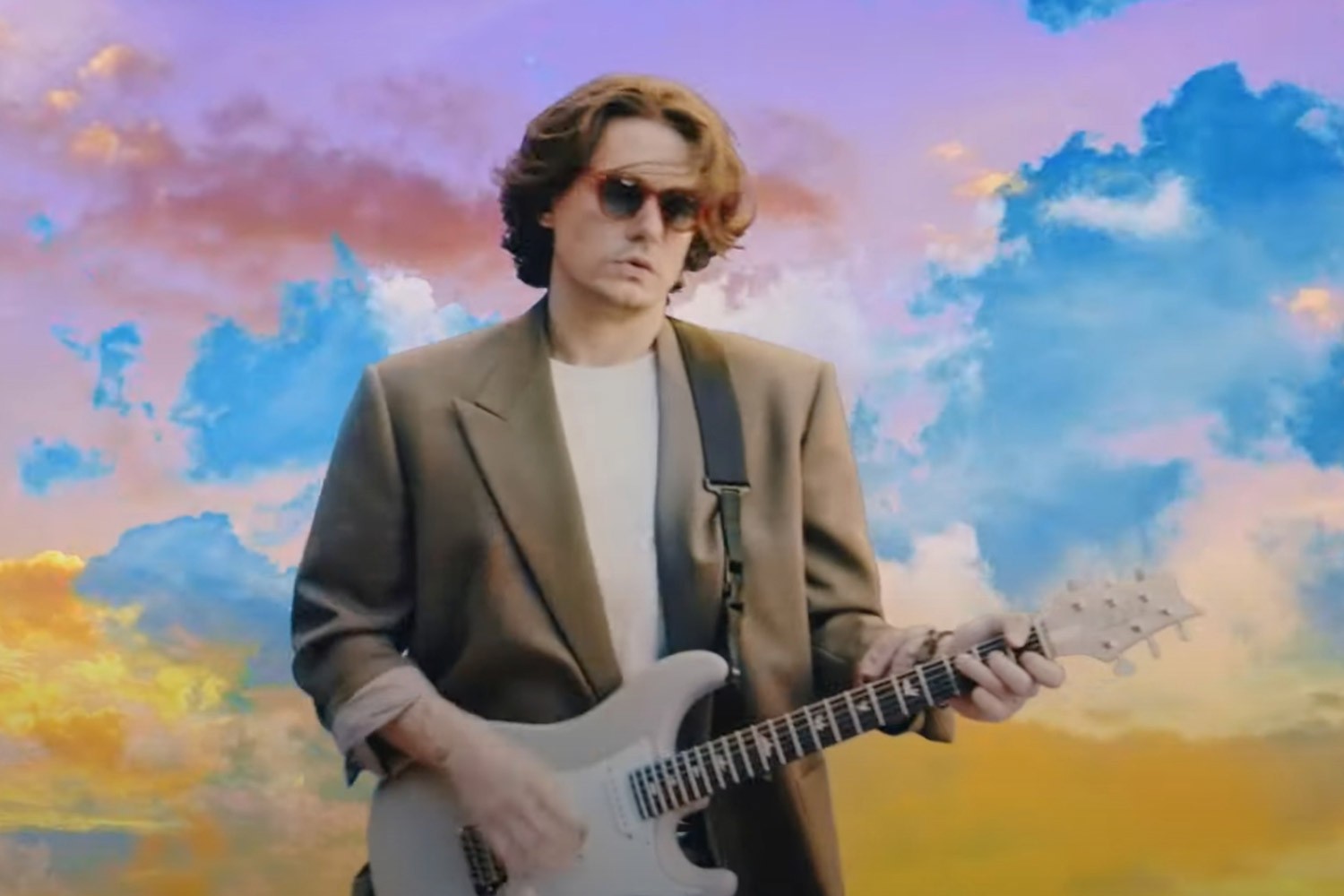 John Mayer no clipe de "Wild Blue"