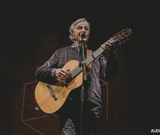 Caetano Veloso no Expominas, em Belo Horizonte.