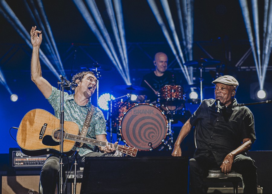 Milton Nascimento fez participação especial no último show do Skank