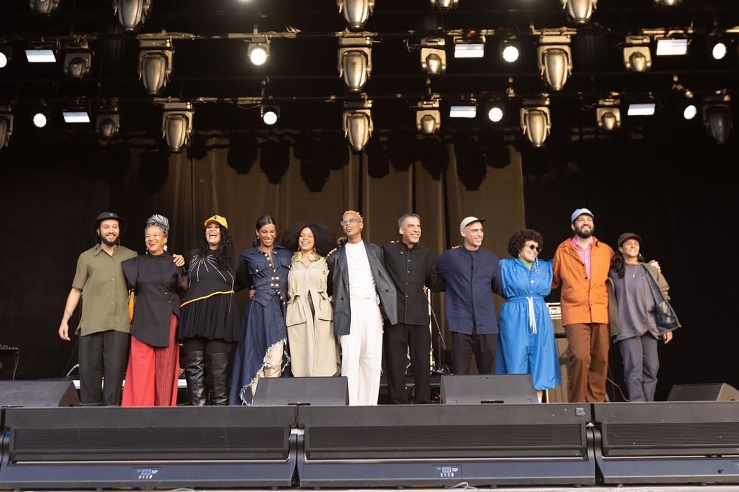 Kiko Dinucci, Juçara Marçal e convidados no C6 Fest, na cidade de São Paulo.