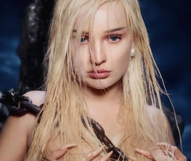 Kim Petras lança do álbum Feed The Beast