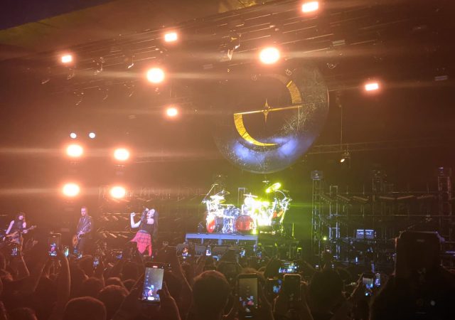 Evanescence relembra jornada musical em apresentação no Rio