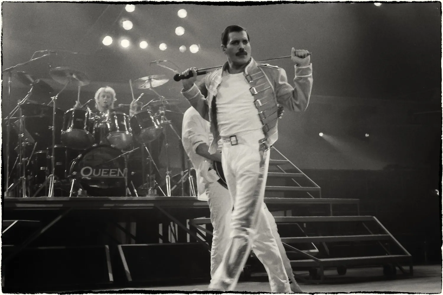 Freddie Mercury durante show do Queen.
